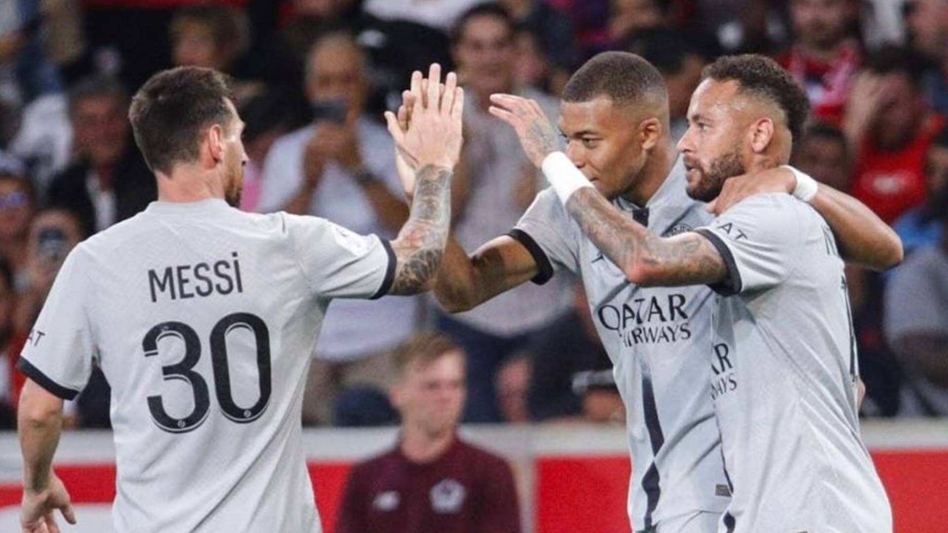 Kylian Mbappé evitó un gol de Lionel Messi en Paris Saint Germain vs. Brest