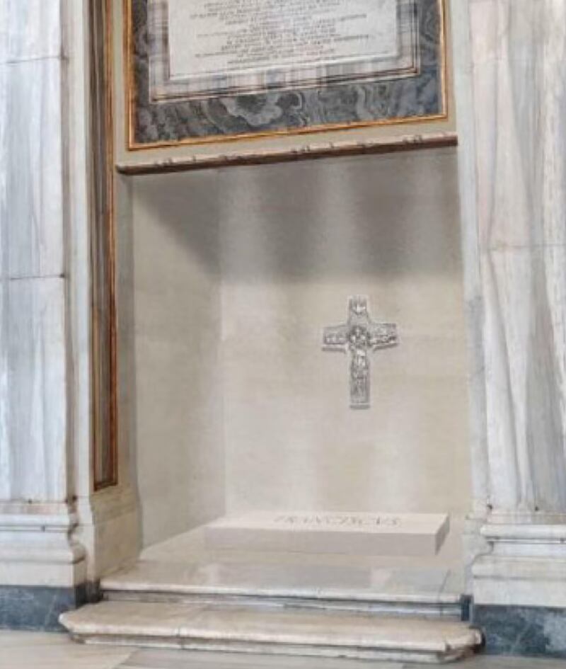 Así será la tumba donde será enterrado el papa Francisco