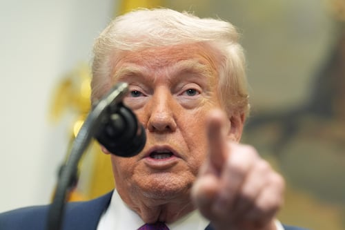 Trump impondrá un arancel global del 10 % bajo una Sección de la Ley de Comercio de 1974