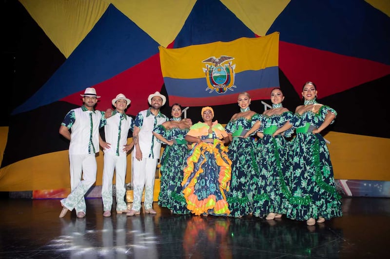 DECAMERON-PUNTA-CENTINELA-SHOW