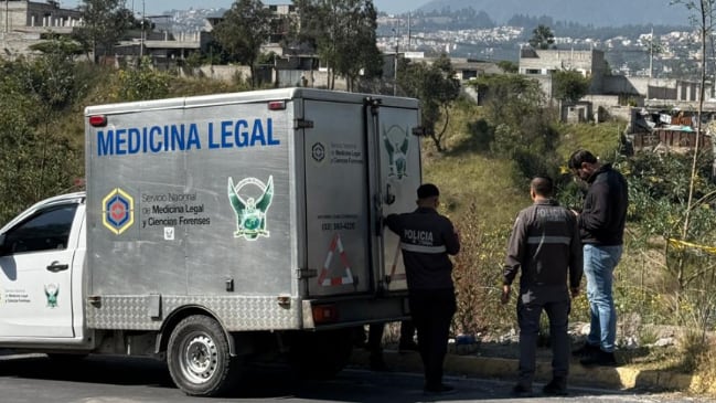 Testigos revelaron detalles del cuerpo hallado envuelto en tela y plástico en el norte de Quito