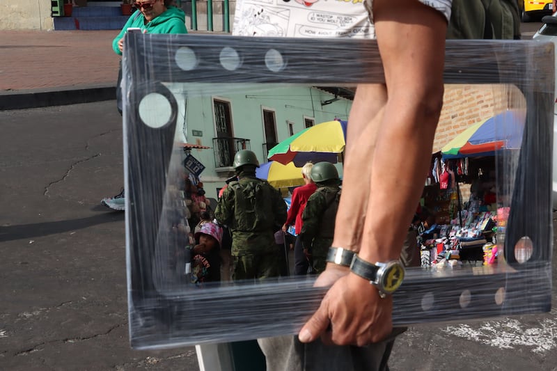 Recorrido de seguridad del equipo de combate de la Primera División de Ejército Shyris, en el sector de la Marín, San Roque, Plaza Grande, Ipiales.