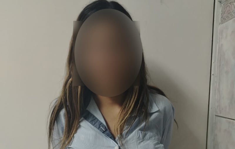 Joven fue detenida en el norte de Quito por incumplir el toque de queda tras salir de una fiesta