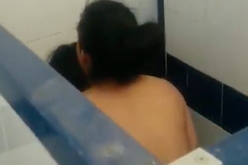 Captan a pareja teniendo relaciones en baño de la FES Aragón