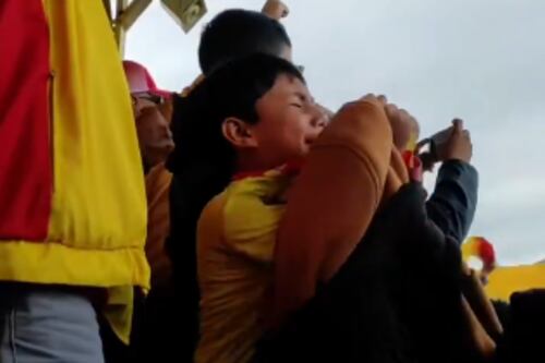 El niño hincha de Aucas que se hizo viral tras celebrar el gol de ‘Papá’ ante Libertad