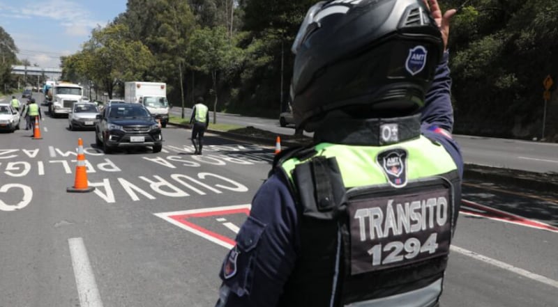 Cierres viales en Quito por el feriado de mayo: calles bloqueadas y desvíos