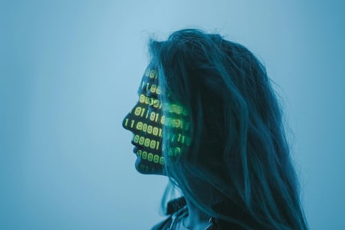 Usaban inteligencia artificial para “enamorar” y estafar a mujeres vulnerables en Tailandia