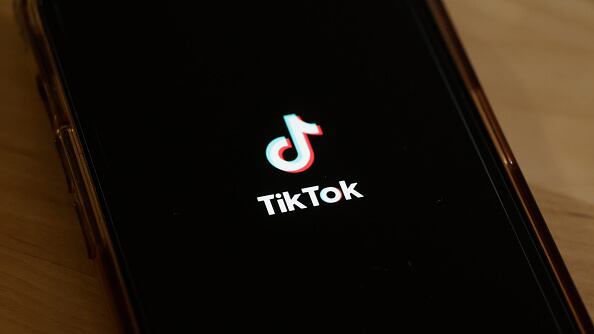 Niña de 11 años pierde la vida tras intentar un reto viral de TikTok