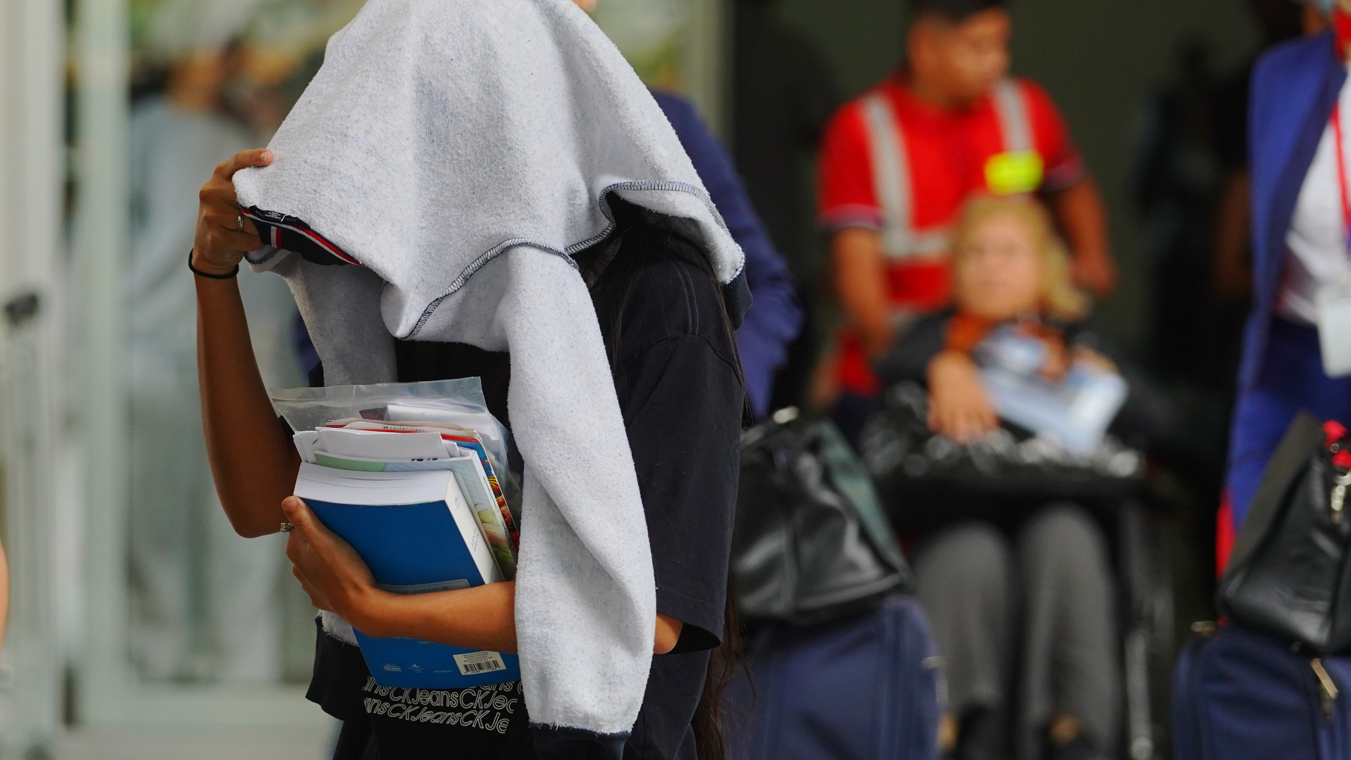 Guayaquil, martes 04 de febrero del 2025
En el vuelo CTR OAE30 desde Alexandria, arribo a Guayaquil un nuevo grupo de compatriotas deportados de los Estados Unidos.