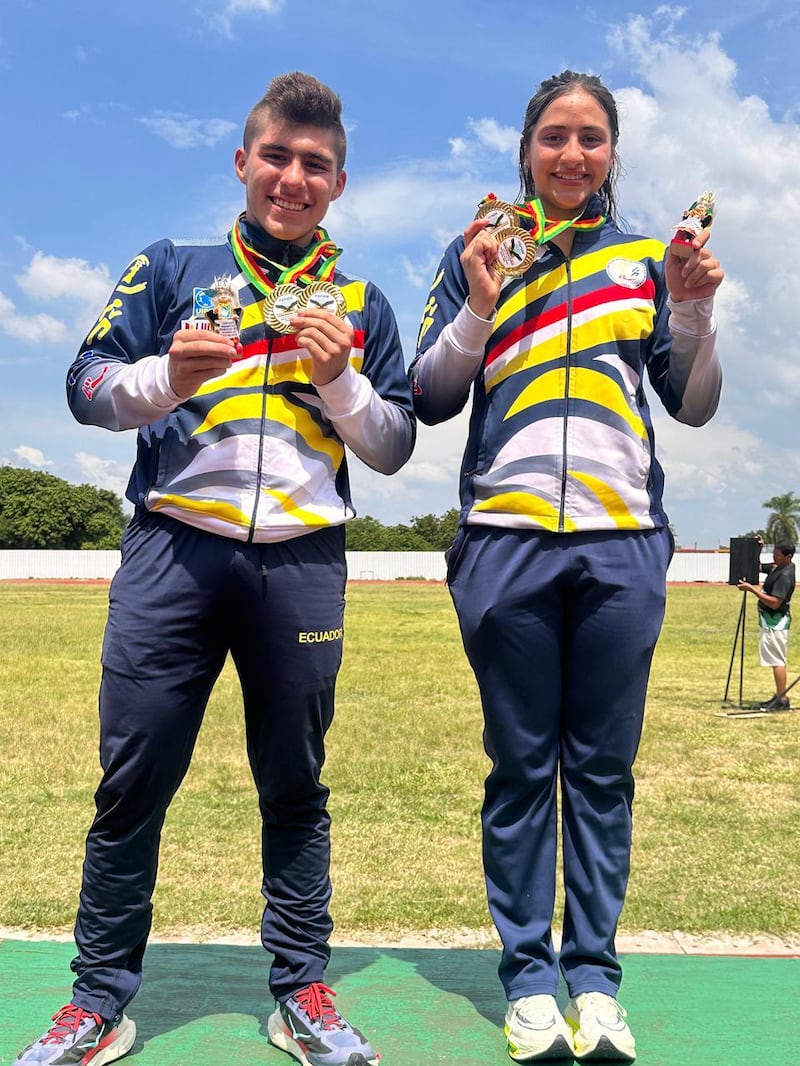 Adriana Camacho Deslumbra Fuera del País y Vuelve Cargada de Triunfos