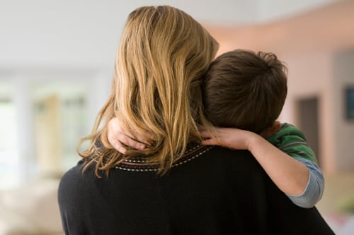 La salud emocional de las madres: un llamado a reconocer la carga mental invisible