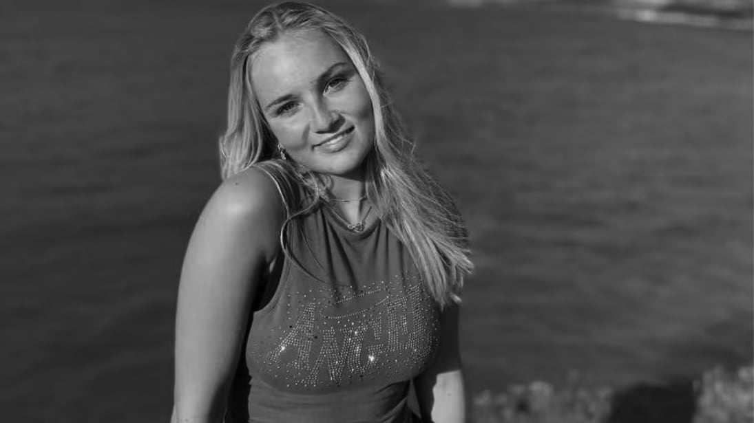 Maestra de 24 años fue hallada sin vida en el suelo tras salir por la noche