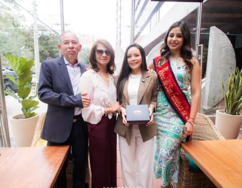 Nicole Castro. candidata a Reina de San Francisco de Quito