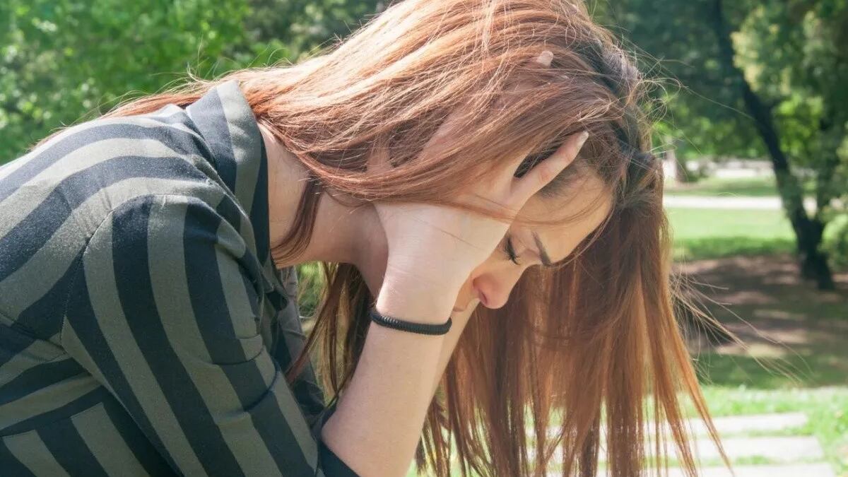 La persona bipolar debe buscar ayuda de especialistas.