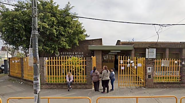 Niña de 6 años se pisó los cordones, golpeó la cabeza contra un banco de cemento y falleció