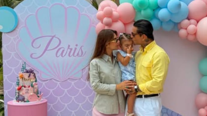 Maluma celebra junto a Susana Gómez los 2 años de su hija París.