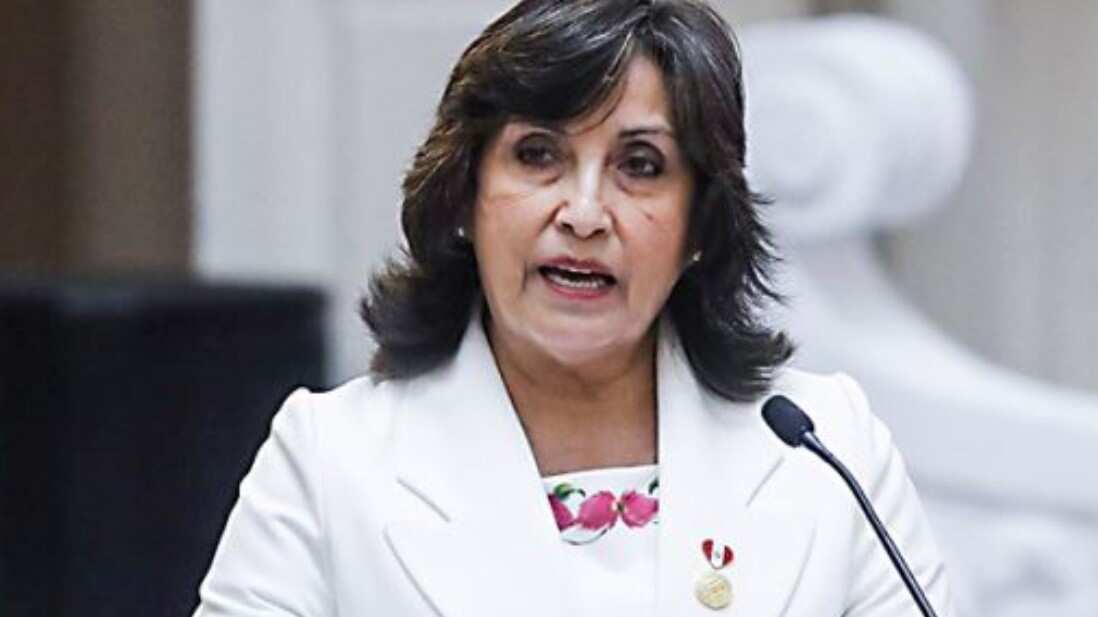 Dina Boluarte, Vicepresidenta de Perú, rechaza cierre del Congreso ordenado por Pedro Castillo