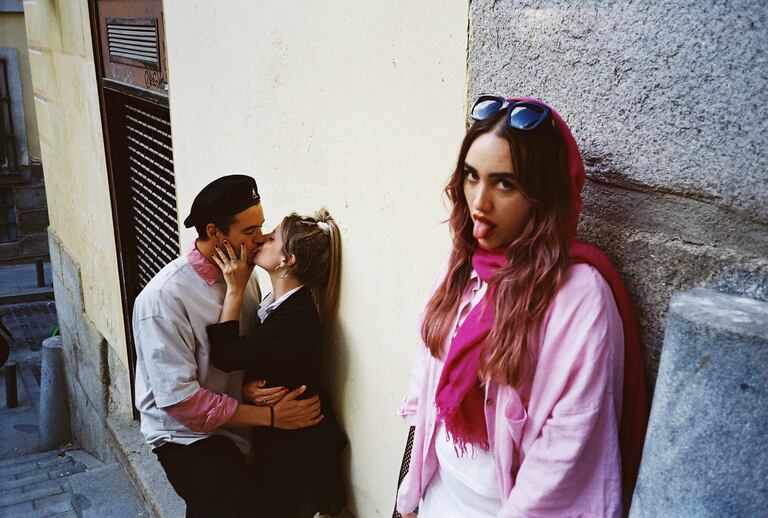 Ela Taubert es tendencia con “¿Para qué?” – Metro Ecuador