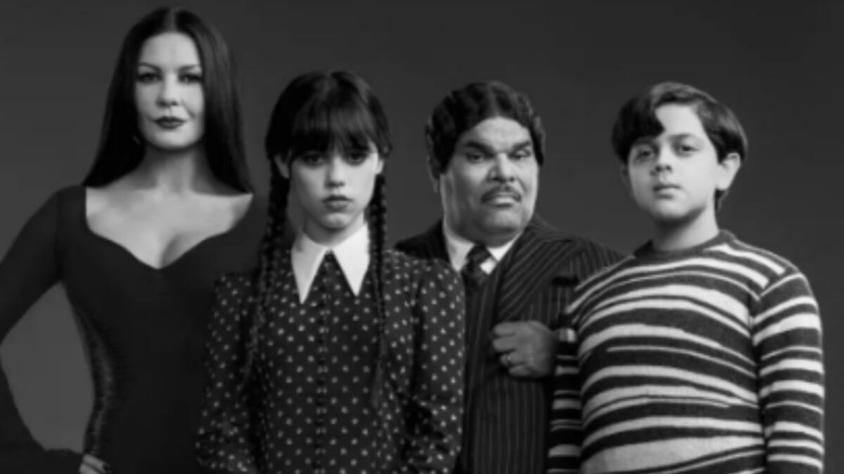 A los fans no les gusta el casting de Luis Guzmán en Merlina