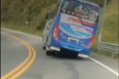 Bus a exceso de velocidad en Chimborazo casi provoca tragedia