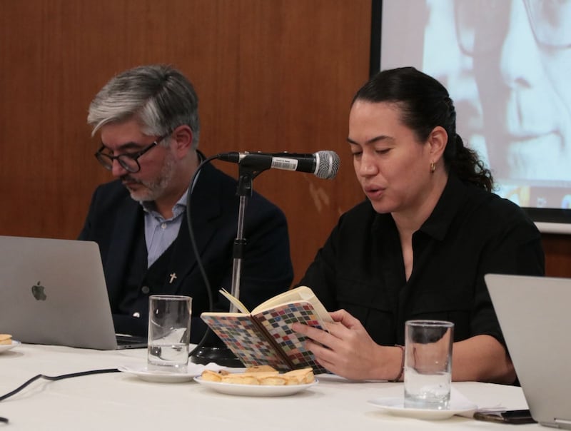 La Dra. Galán abordó el legado de Certeau desde la historia.