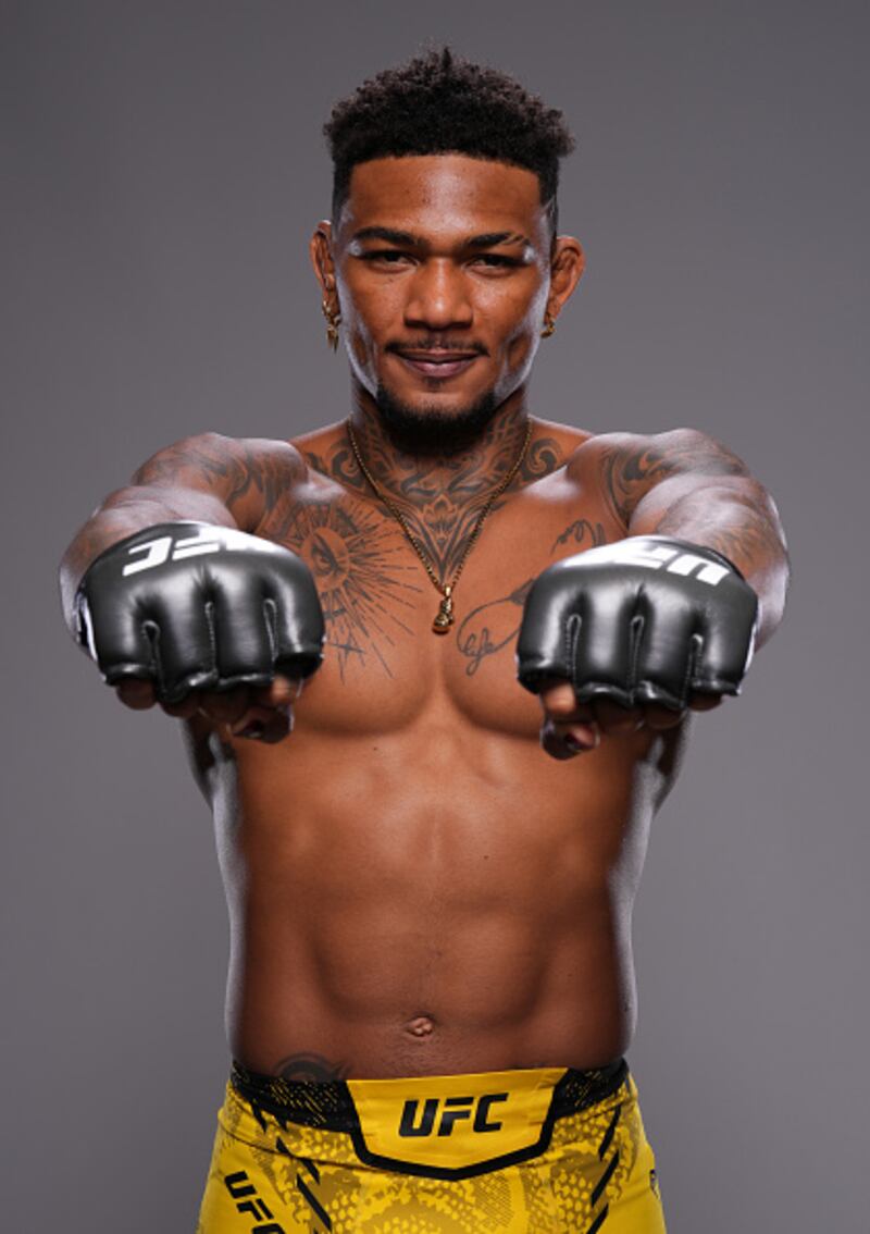 Michael Morales, peleador top 10 de la UFC.