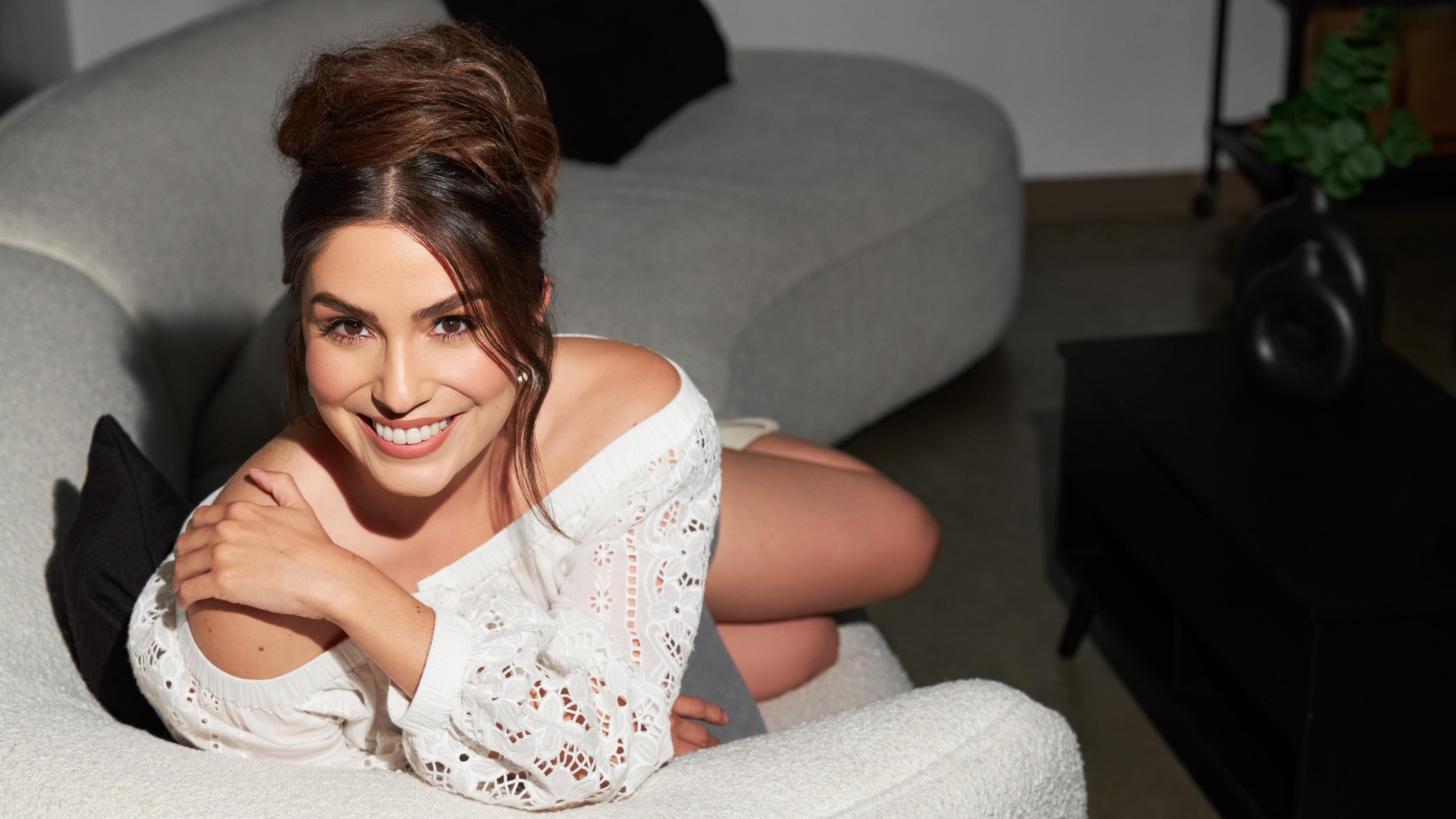 La actriz boliviana Natalia Jofre se erige como un faro de pasión y dedicación