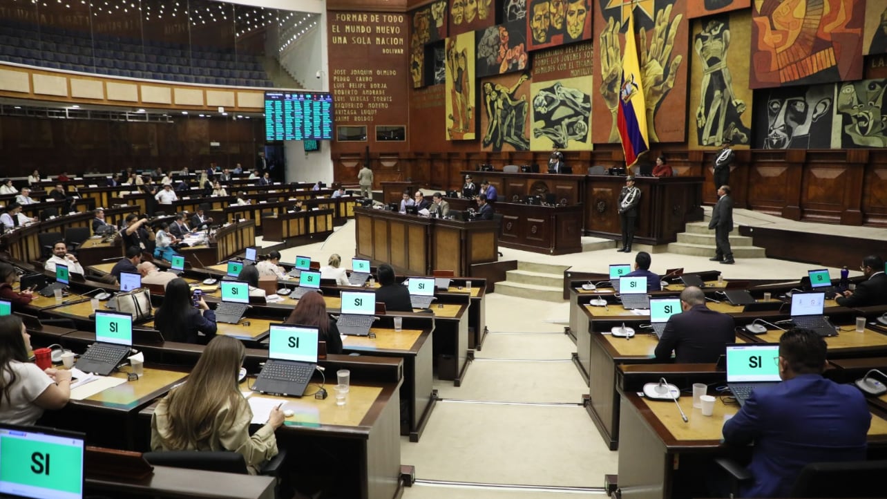 Pleno de la Asamblea archiva proyecto sobre feriado nacional.