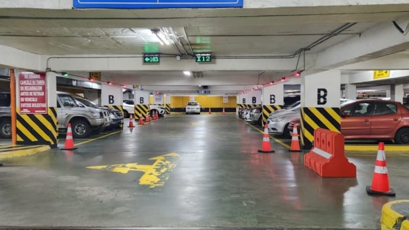 Parqueadero Metro de Quito