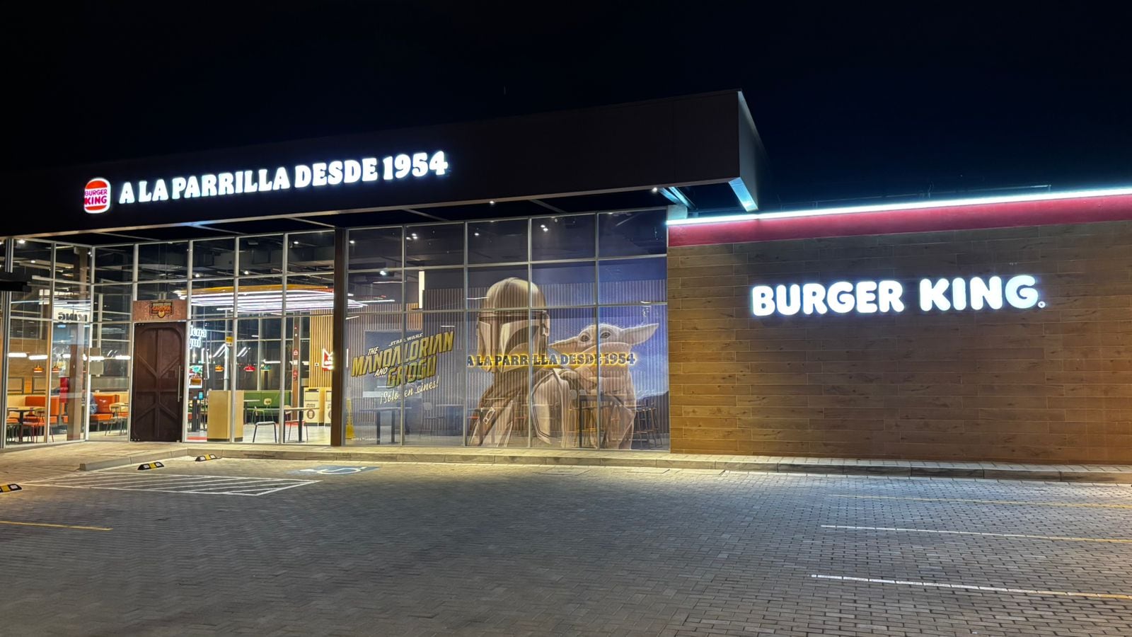 The Mandalorian llega a las salas de cine del país para continuar la historia de Din Djarin y Grogu, de la mano de Burger King Ecuador.