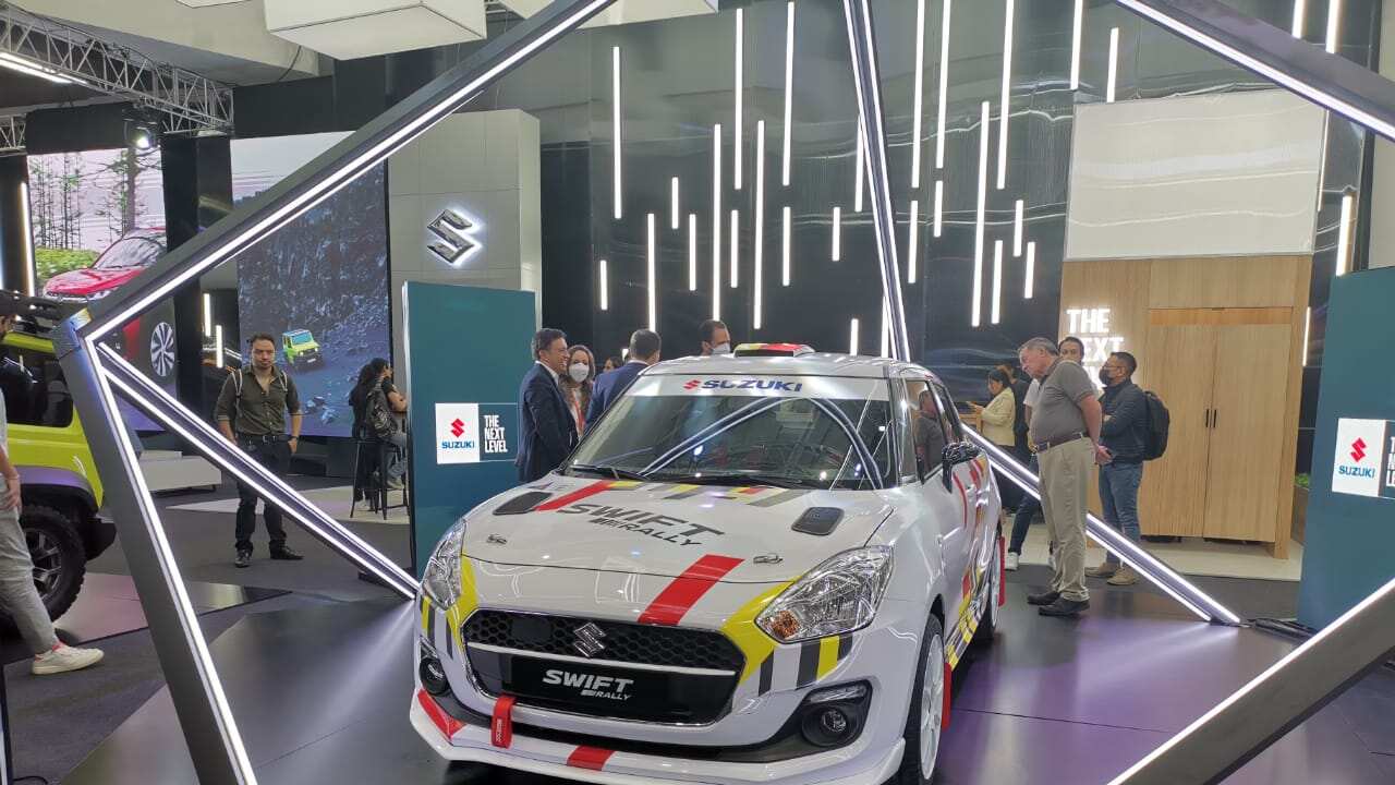 SUZUKI Swift Rally en el stand de Automundo 2022