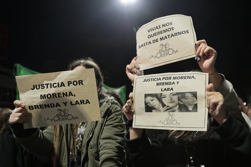 Triple asesinato en Argentina