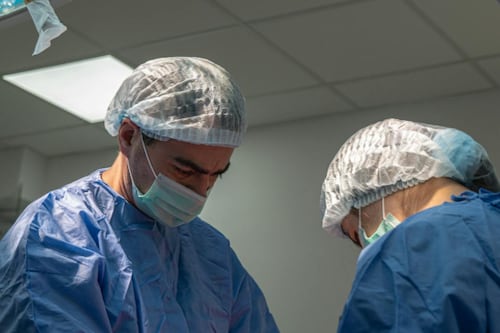 Gestión del Gobierno de Noboa impulsa al Hospital del Día Azogues, alcanza el 84% de abastecimiento y procesa 2500 pruebas de laboratorio por hora