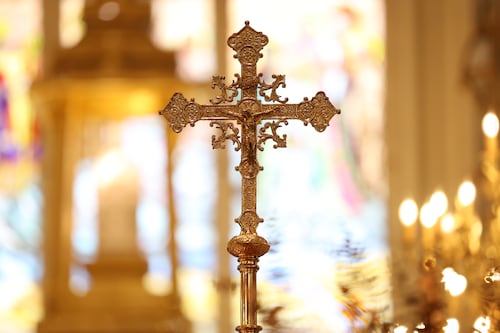 Sangolquí: Le robó la cartera a mujer que daba sermón en una iglesia