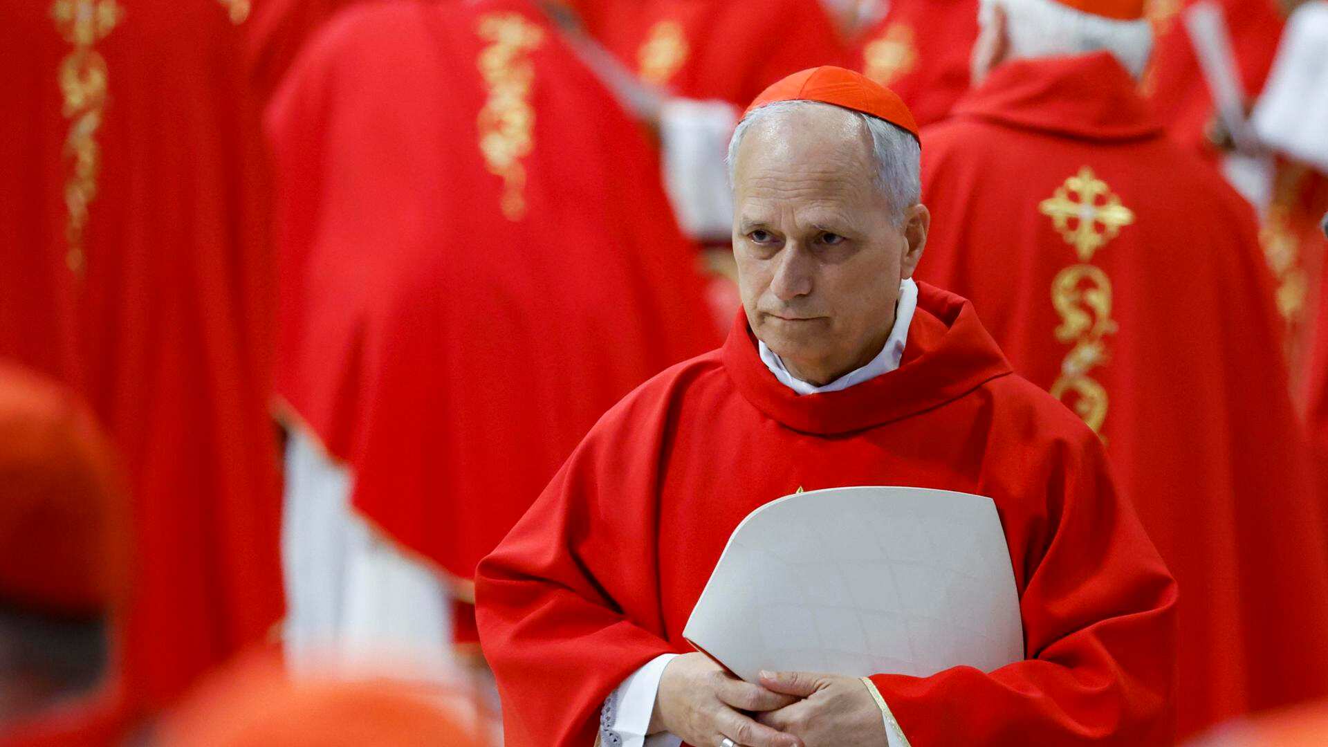El cardenal Robert Prevost asiste a la Quinta Misa de Novemdiale en memoria del difunto papa Francisco en la Basílica de San Pedro, Ciudad del Vaticano, el 30 de abril de 2025 (reeditado el 8 de mayo de 2025).