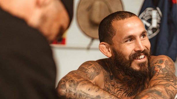 Chito Vera se juega la vida contra David Martínez .