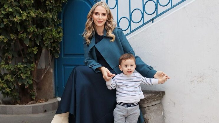 Lavinia Valbonenisa y Álvaro Noboa