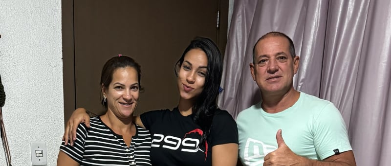 Muere influencer Karla Thaynnara en trágico accidente y su padre se quita la vida tras presenciarlo