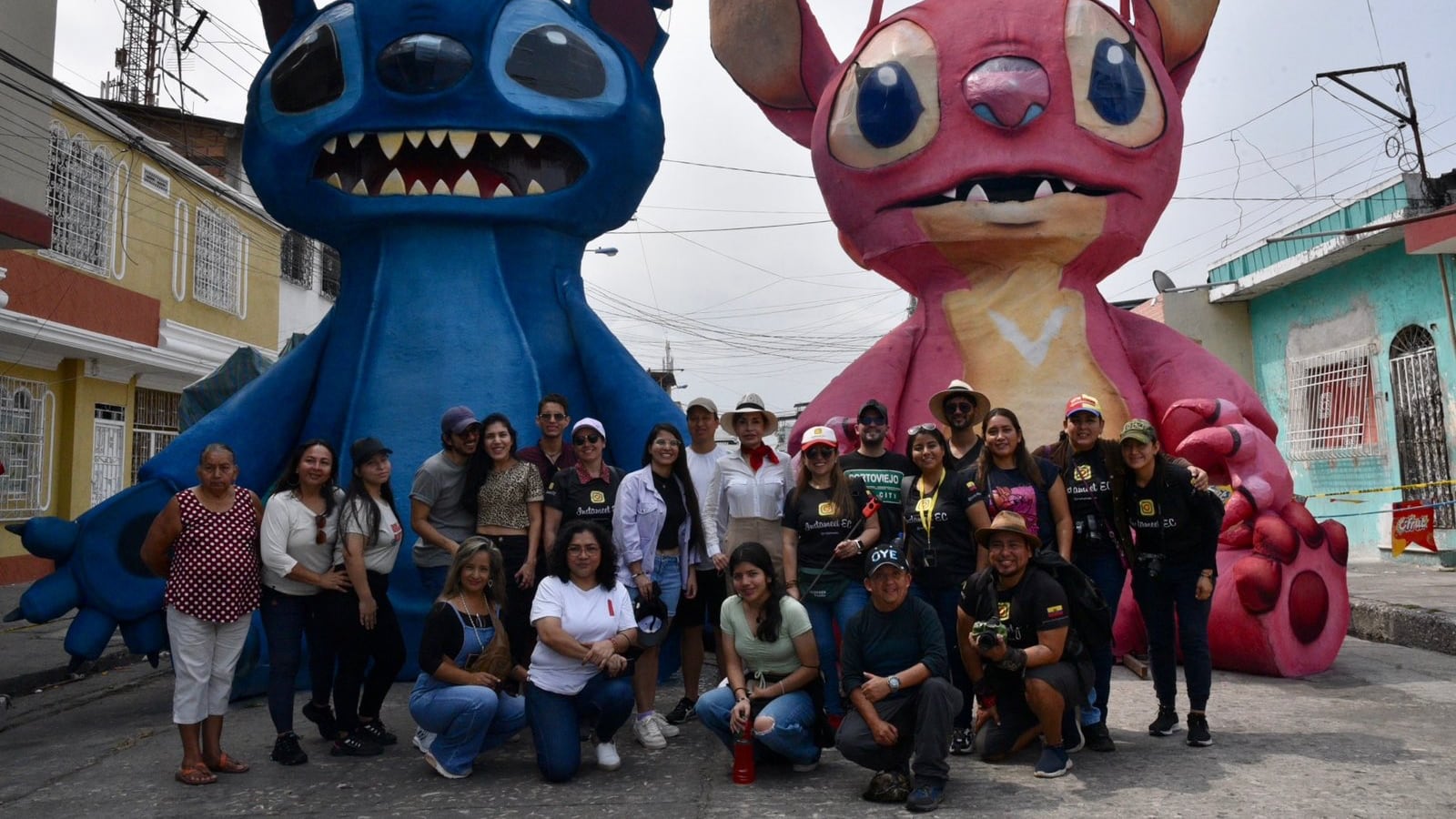 Los monigotes gigantes ya son parte de la tradición artesanal de Guayaquil.