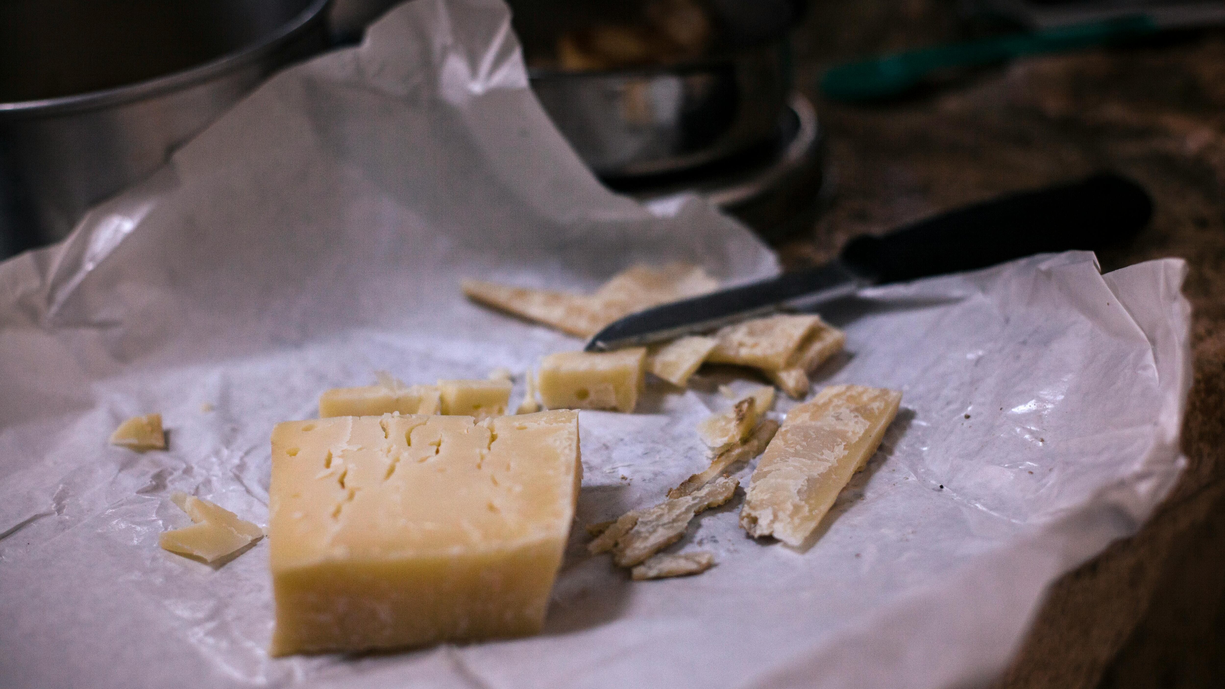 Cuidado: esto puede pasarte si comes queso antes de dormir, según un estudio