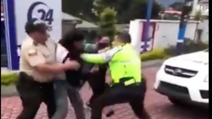 El ciudadano agredió a policías para evitar ser aprehendido