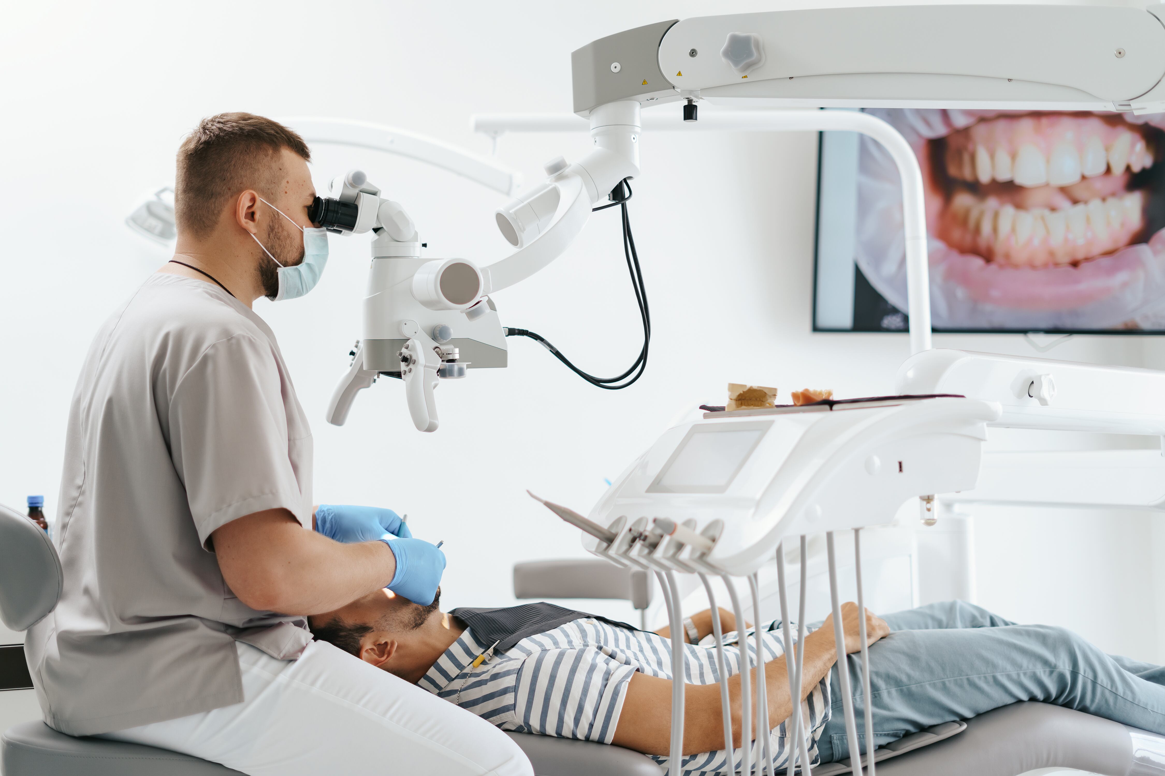 Joven de 19 años fue al dentista por un dolor de muelas y terminó diagnosticado con cáncer de sangre
