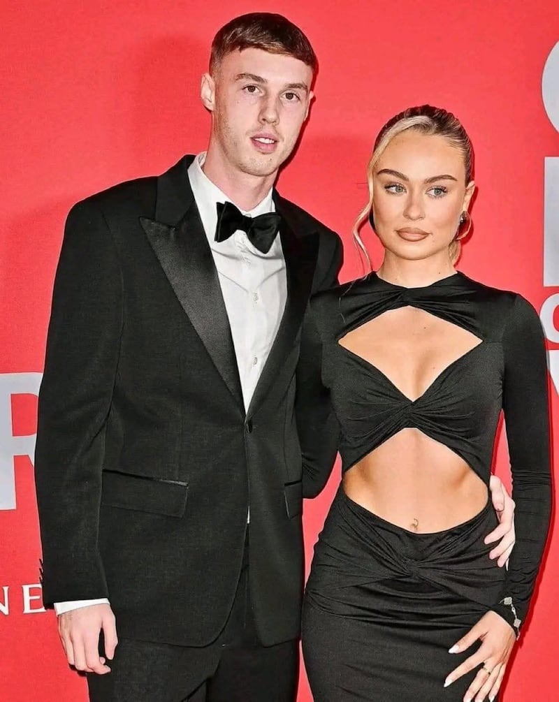 Cole Palmer y Connie Grace.