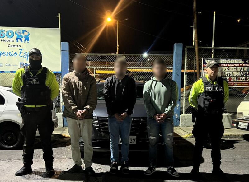 Dan con el vehículo de ciudadano desaparecido en el sur, al interior de un taller en el norte de Quito