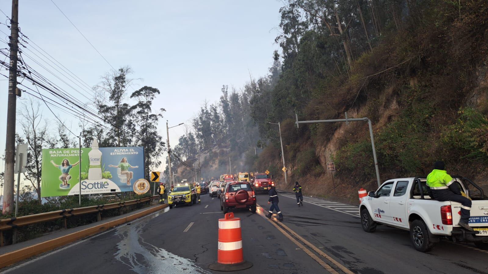 Quito: la actualización de los cierres viales por el incendio en Guápulo.