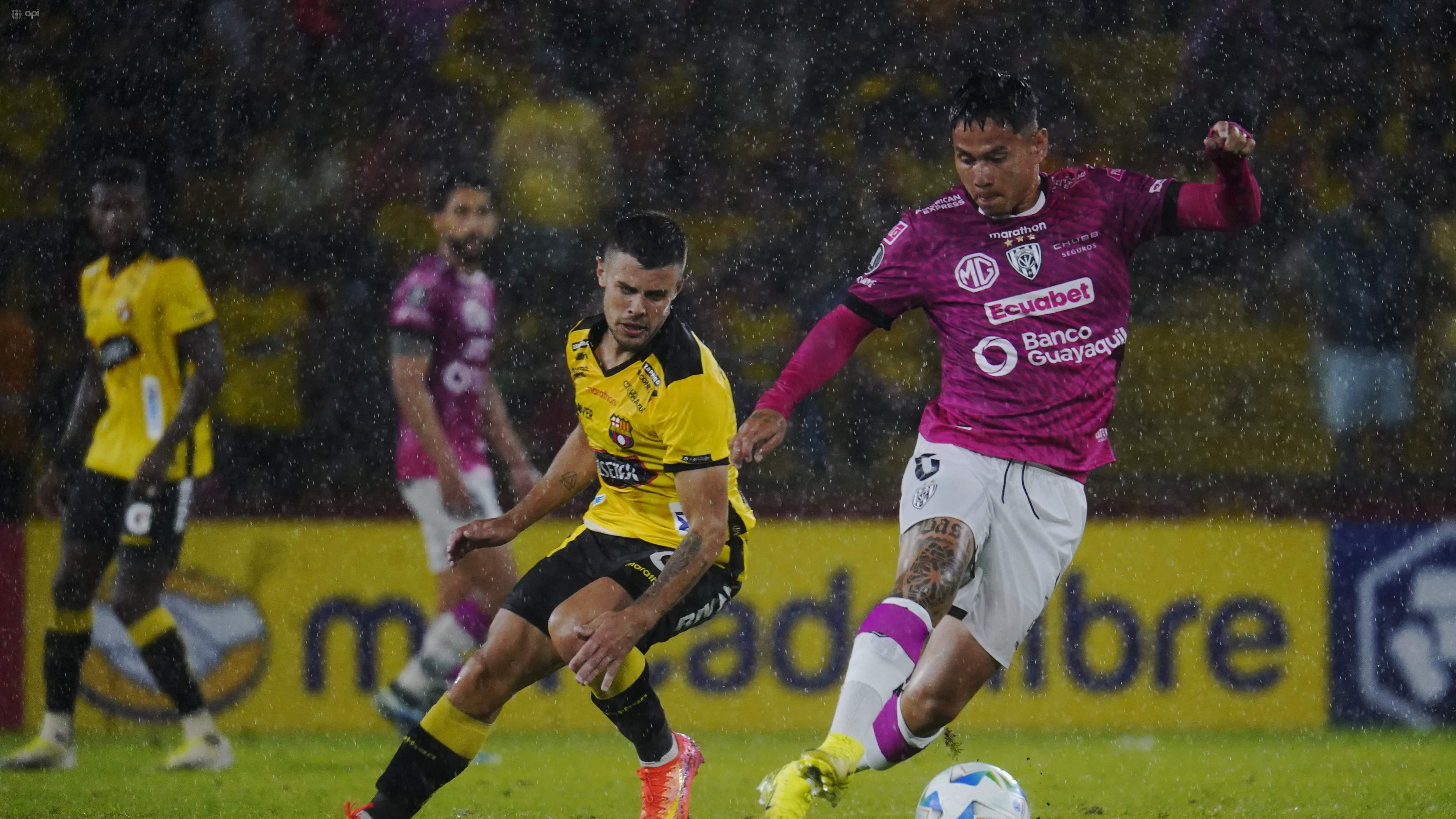 Guayaquil, martes 01 de abril del 2025
En el estadio Banco Pichincha, Barcelona se enfrenta a Independiente del Valle en partido por Copa Libertadores.
Fotos: César Muñoz/API