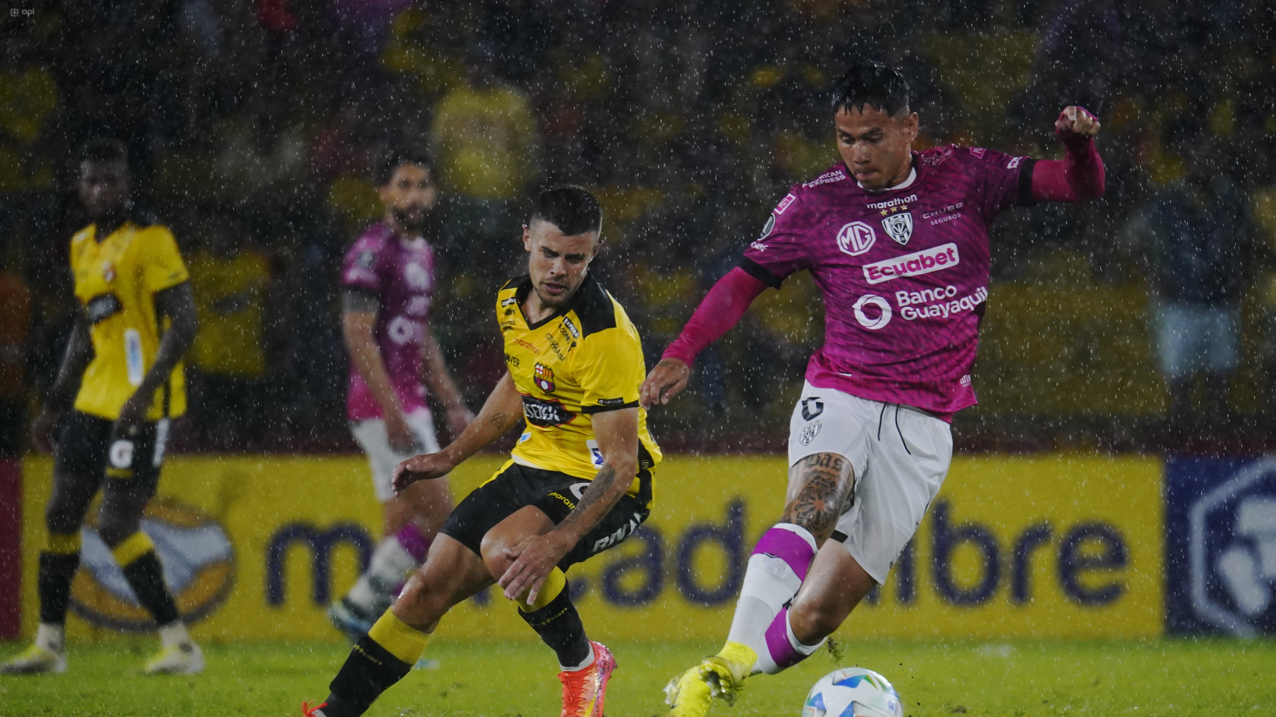 Guayaquil, martes 01 de abril del 2025
En el estadio Banco Pichincha, Barcelona se enfrenta a Independiente del Valle en partido por Copa Libertadores.
Fotos: César Muñoz/API