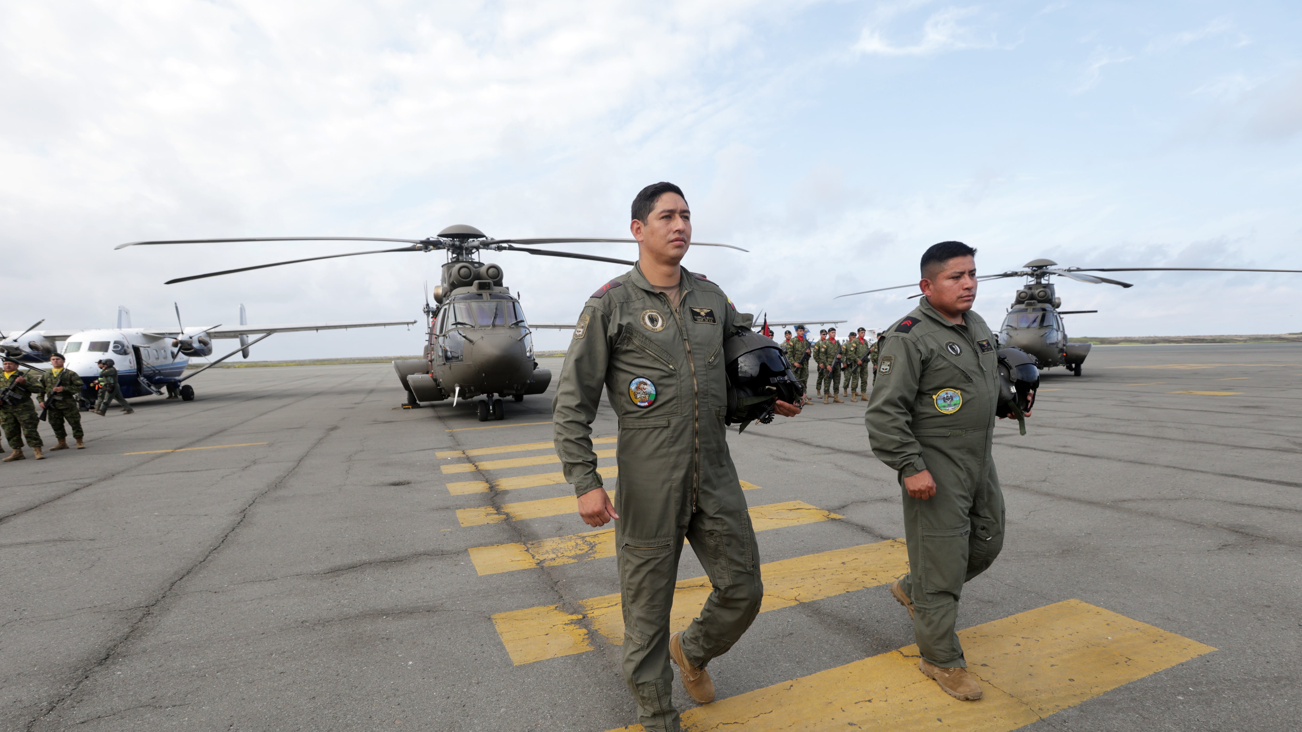 El presidente de la República, Daniel Noboa, lideró la entrega de aeronaves destinadas al Ejército Ecuatoriano