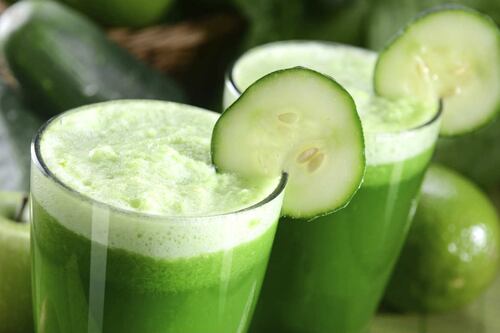 Jugo natural con pepino potente contra la hipertensión; receta casera