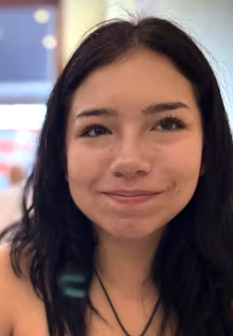 Cámara de seguridad registró la caída de Matilda López desde un segundo piso en Buenos Aires.